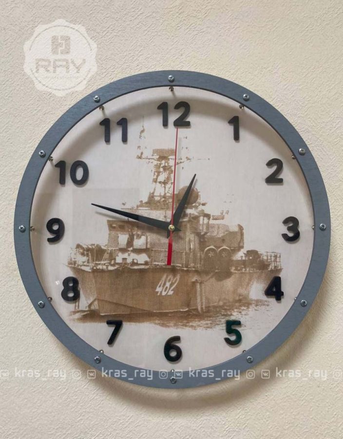 Часы с гравировкой «Торпедный катер»